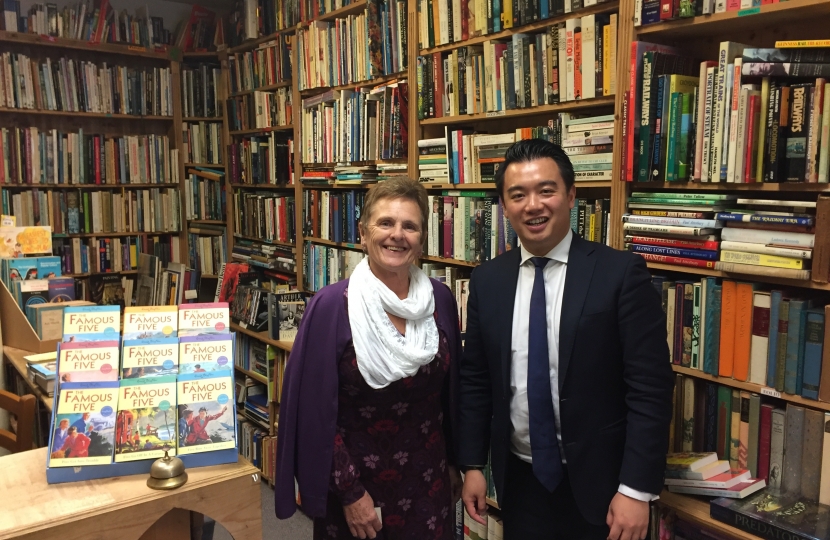 Havant MP Alan Mak shows support for local independents on national Bookshop Day