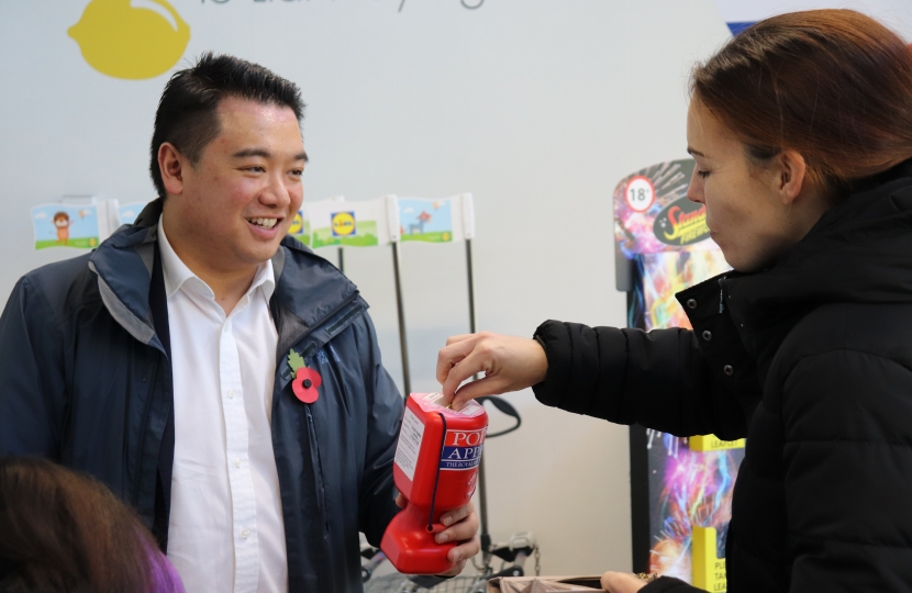Alan Mak MP sold poppies at Lidl on Hayling Island