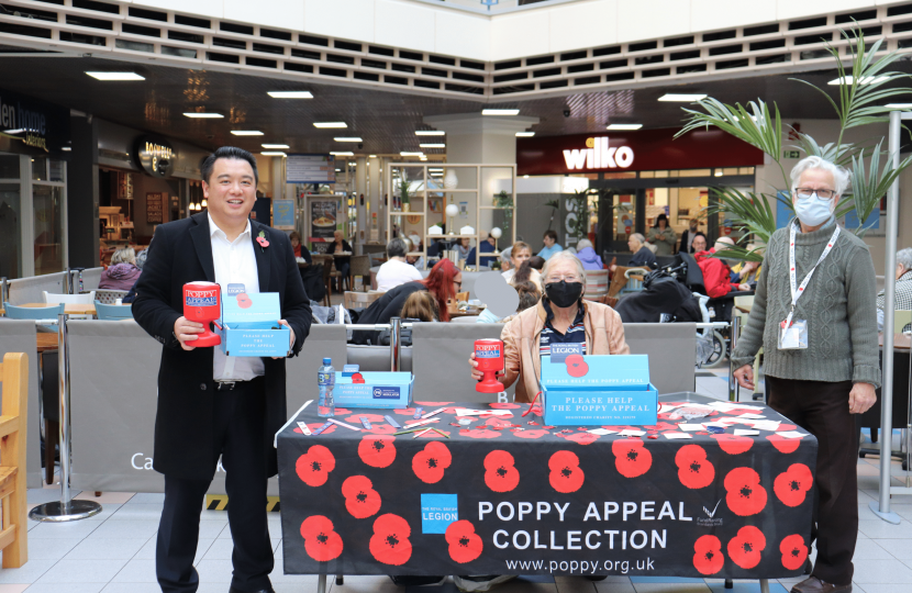 Alan Mak MP sold poppies with volunteers at the Meridian Centre in Havant