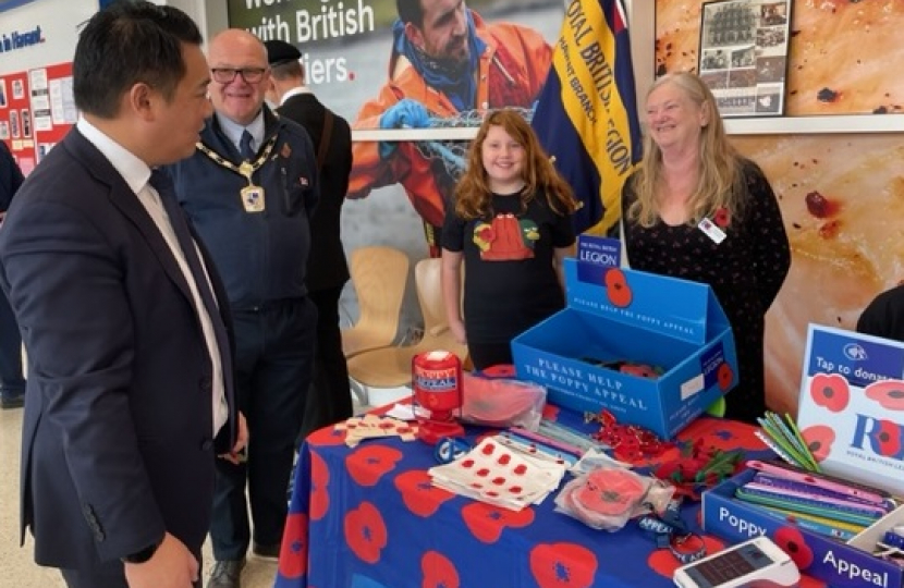 Local MP Alan Mak launches Havant Poppy Appeal with local volunteers