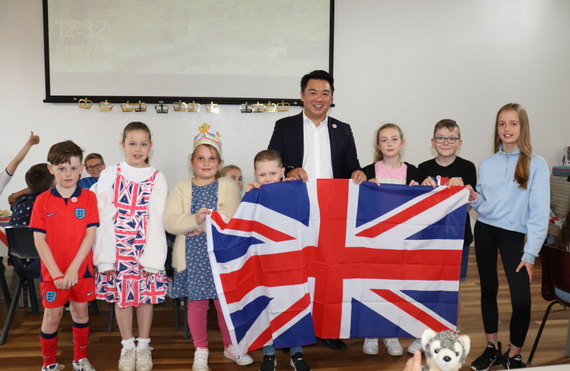 Local MP Alan Mak presented students at the school with a Union Flag [3]