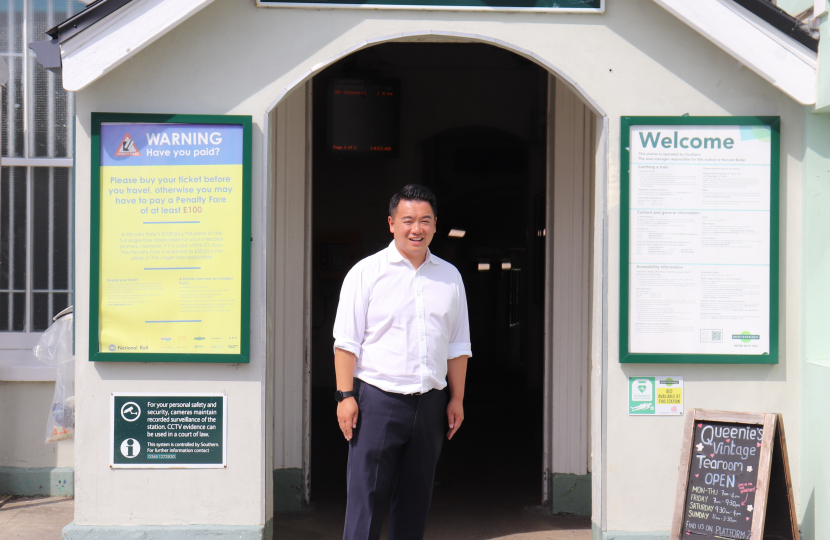  Local MP Alan Mak welcomes successful campaign to keep Havant Constituency railway station ticket offices open
