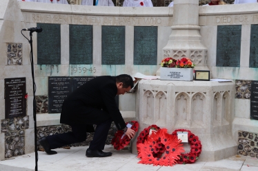 Local MP Alan Mak laid a wreath at the Remembrance Sunday service in Havant Town Centre 