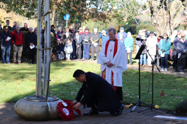 Local MP Alan Mak takes part in Act of Remembrance in Emsworth to mark Armistice Day 2023