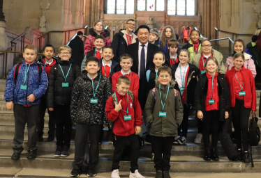 Local MP Alan Mak welcomes pupils from Leigh Park’s Trosnant Junior School to Parliament