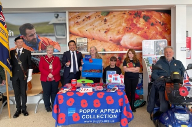 Local MP Alan Mak launches Havant Poppy Appeal with local volunteers
