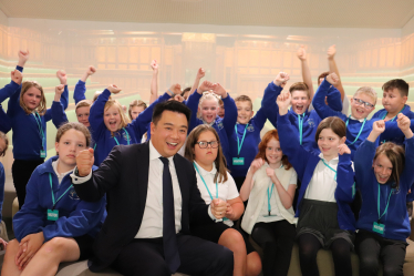 Local MP Alan Mak with pupils from Front Lawn Primary Academy in Parliament