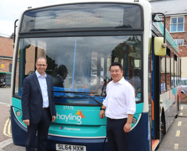 Local MP Alan Mak encourages Havant Constituency residents to take advantage of Government's £2 bus fare cap extension