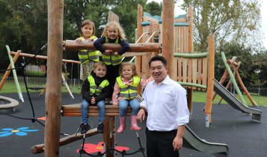 Local MP Alan Mak welcomes £85,000 of Government funding to refurbish Springwood Avenue Play Area next to Springwood Community Centre 