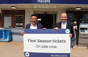Local MP Alan Mak has championed more affordable rail fares, and welcomed former Rail Minister Chris Heaton-Harris to launch the new National Flexible Rail ticket at Havant Station.