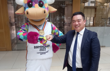 Local MP Alan Mak with Commonwealth Games mascot Perry